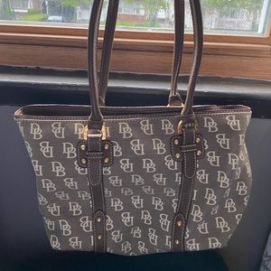 Dooney and Bourke tote